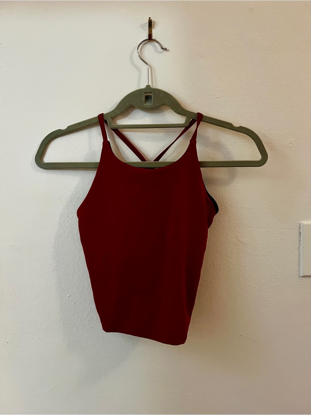 Gap fit Women’s Strappy Tank Top in Deep Red